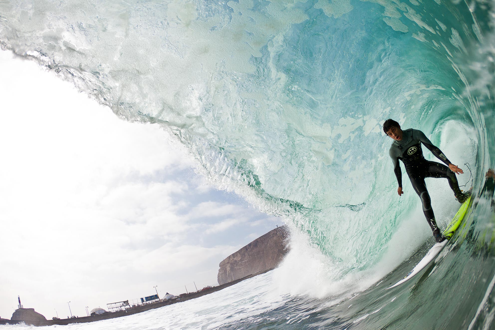 Nico Vargas surfing in the wave pipeline